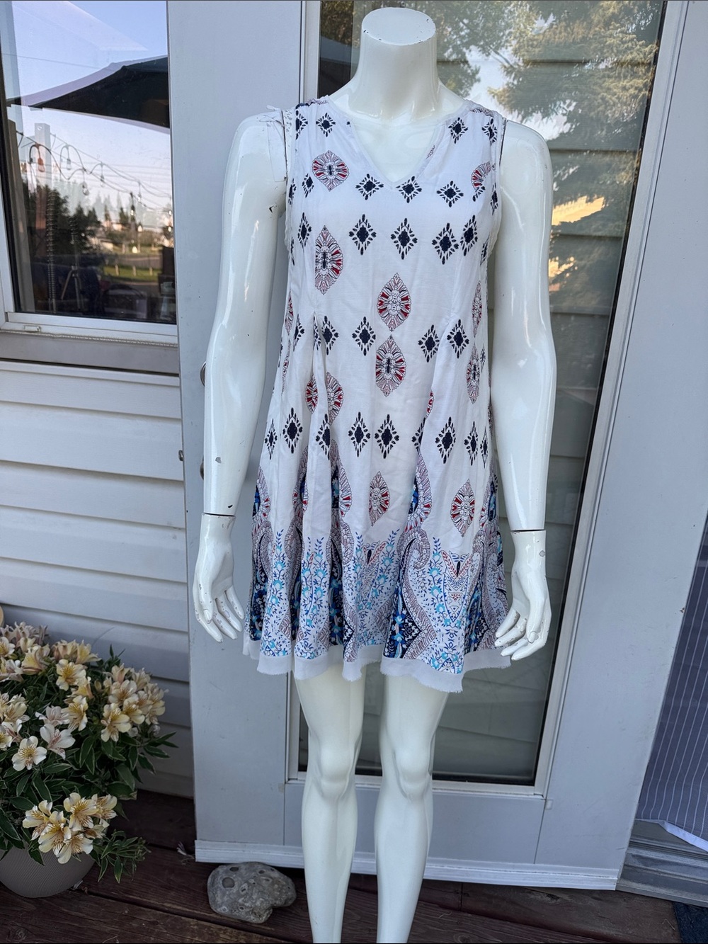 Entro White Sleeveless Printed boho  A-Line Dress small rayon blend